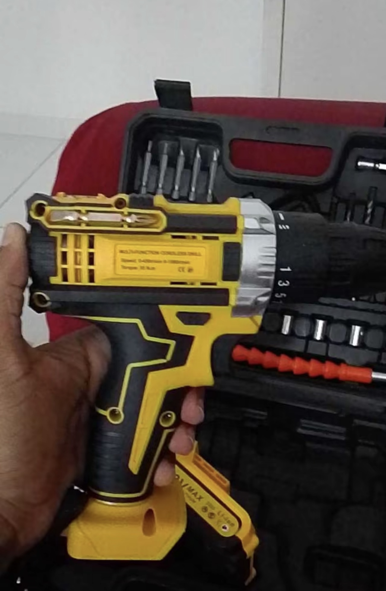 Parafusadeira WAP 48V maleta aberta